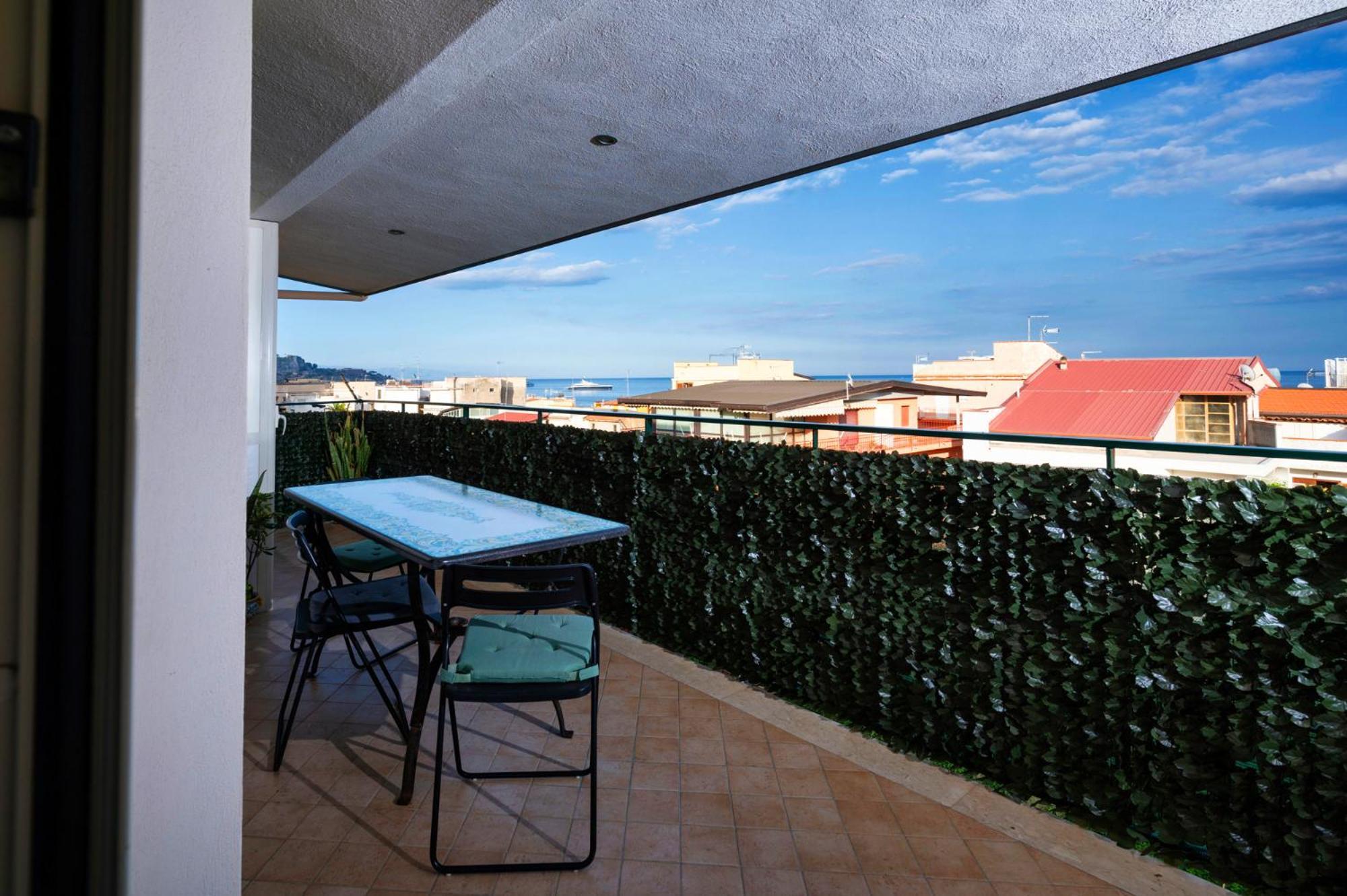 Atticus Apartment Giardini Naxos Exterior photo